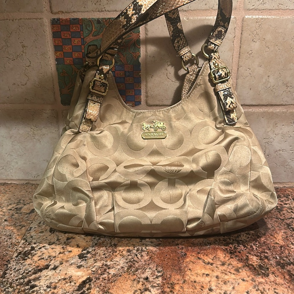 Coach shoulder bag